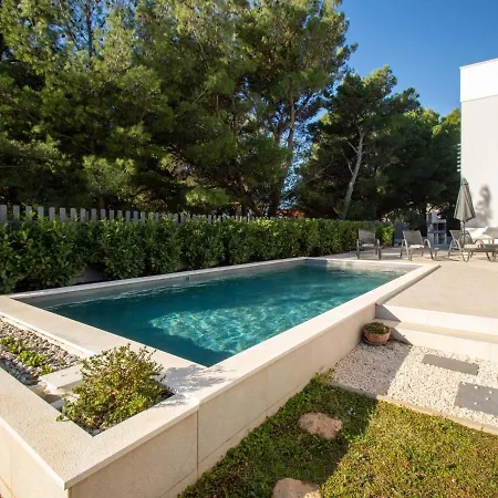 Nikoleta Villa